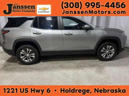 Used 2025 Chevrolet Equinox LT AWD/4WD image 1