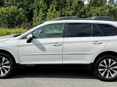 Used 2016 Subaru Outback 3.6R Limited AWD/4WD image 19