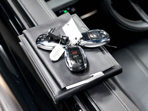 Used 2021 Bentley Bentayga w/ First Edition Specification AWD/4WD image 82