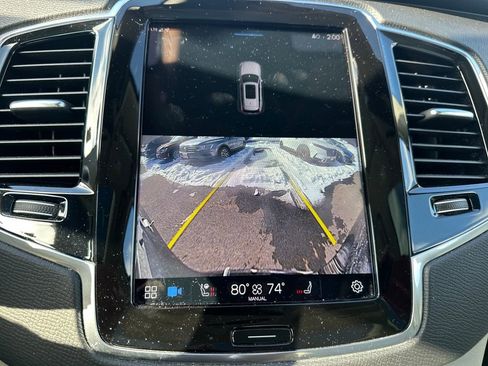 Used 2023 Volvo XC90 B5 Plus w/ Protection Package Premier image 12