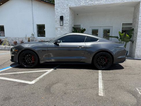 Used 2019 Ford Mustang GT RWD image 2