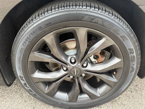 Used 2018 Chrysler Pacifica Touring-L w/ Premium Audio Group FWD image 24