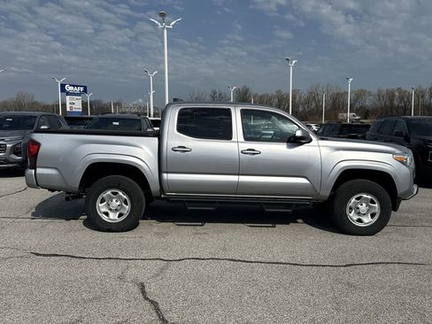 Used 2023 Toyota Tacoma SR image 9