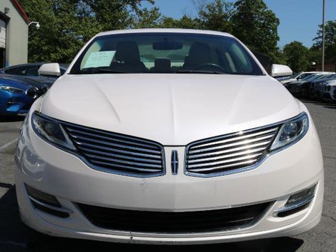 Used 2013 Lincoln MKZ FWD image 2