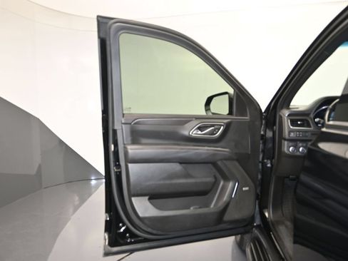Used 2022 Chevrolet Suburban RST w/ Luxury Package RWD image 10