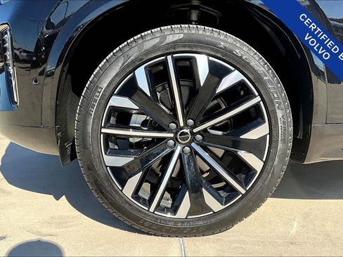 Used 2025 Volvo XC90 B6 Plus image 11