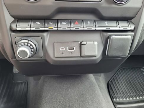 Used 2022 Chevrolet Silverado 1500 Custom Trail Boss image 24