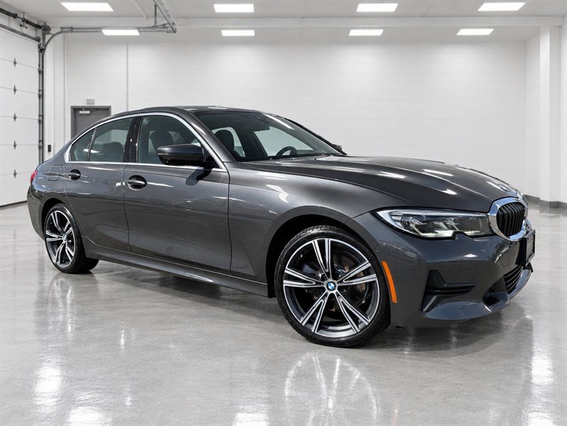 Used 2020 BMW 330i xDrive Sedan w/ Executive Package AWD/4WD image 32