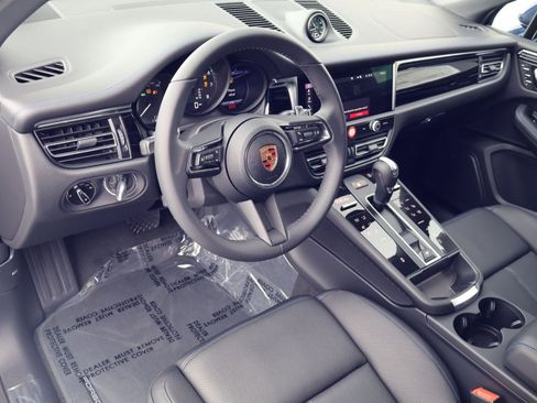 New 2026 Porsche Macan AWD/4WD image 4