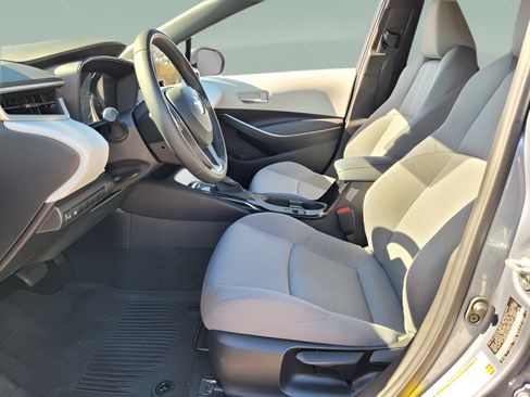 Certified 2024 Toyota Corolla SE FWD image 13