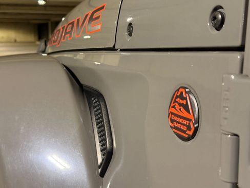 Used 2022 Jeep Gladiator Mojave w/ LED Lighting Group AWD/4WD image 32
