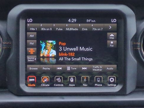 Used 2022 Jeep Wrangler Unlimited Sahara AWD/4WD image 18