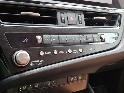 Used 2023 Lexus ES 350 w/ Premium Package FWD image 14