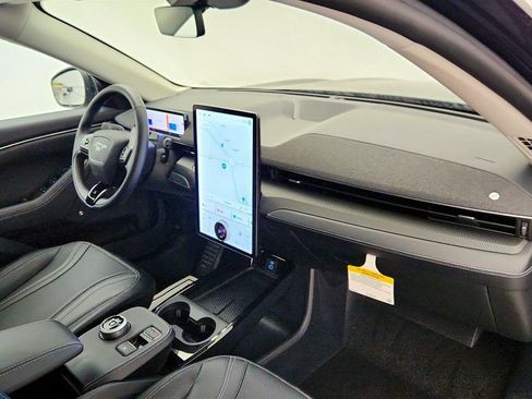 Used 2024 Ford Mustang Mach-E Premium image 24