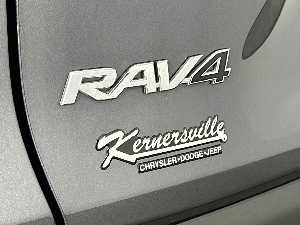 Used 2025 Toyota RAV4 LE FWD image 28