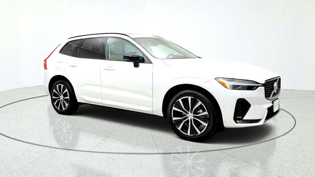 Used 2024 Volvo XC60 B5 Plus w/ Climate Package AWD/4WD image 3