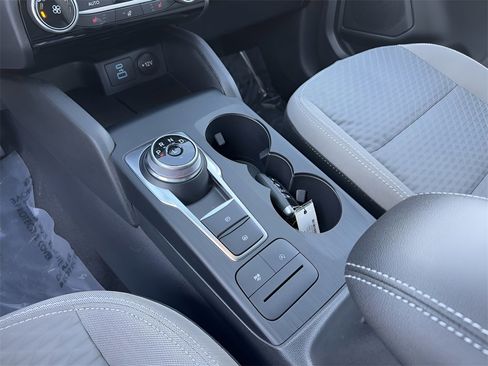 Used 2022 Ford Escape SE w/ Cold Weather Package image 33