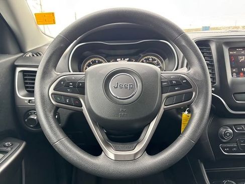 Used 2021 Jeep Cherokee Latitude w/ Mopar Interior Package image 14