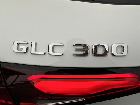 Certified 2025 Mercedes-Benz GLC 300 4MATIC image 9