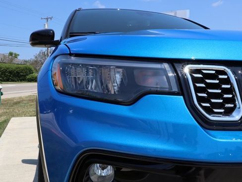 New 2025 Jeep Compass Limited image 4