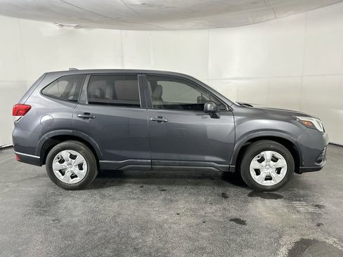 Used 2022 Subaru Forester AWD/4WD image 9