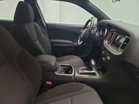 Used 2022 Dodge Charger SXT RWD image 21