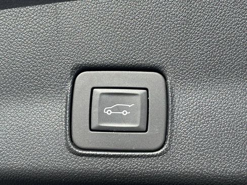 Used 2025 Chevrolet TrailBlazer RS w/ Convenience Package image 18