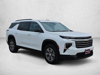 Used 2024 Chevrolet Traverse LT FWD video 3