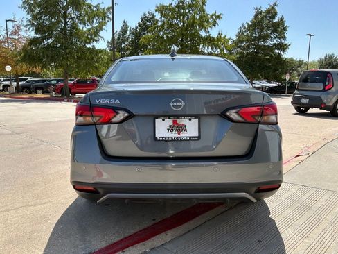 Used 2025 Nissan Versa SV FWD image 7