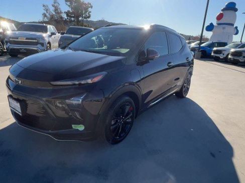 Used 2023 Chevrolet Bolt EUV Premier w/ Sun & Sound Package image 4