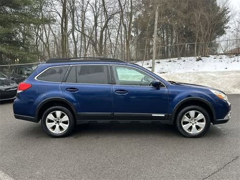 Used 2011 Subaru Outback 2.5i Premium w/ All-Weather Pkg image 3