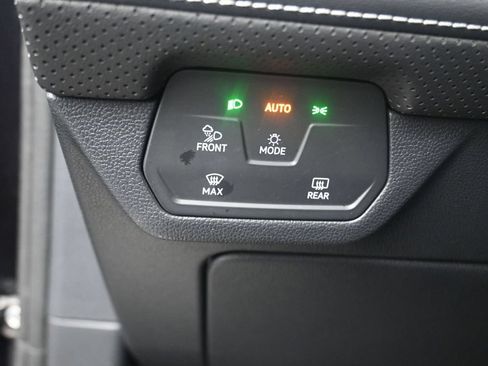 Used 2025 Volkswagen Atlas SEL AWD/4WD image 14