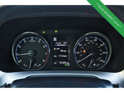 Used 2018 Toyota RAV4 Limited image 17