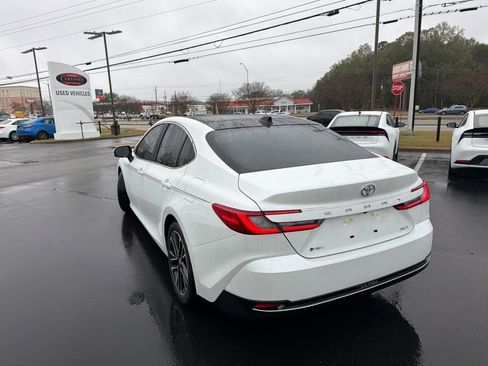 Used 2025 Toyota Camry XLE image 3