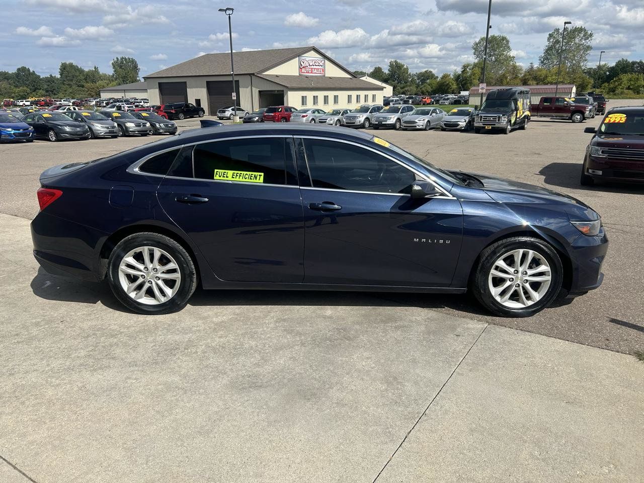 Used 2016 Chevrolet Malibu LT FWD image 4