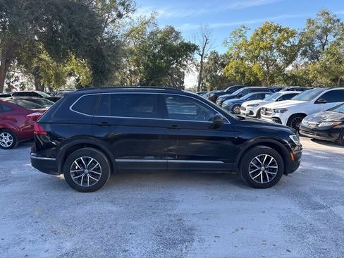 Used 2020 Volkswagen Tiguan SE w/ Panoramic Sunroof Package image 19