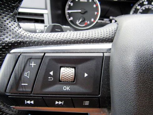 Used 2024 Mitsubishi Outlander AWD image 21