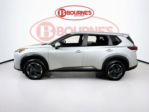 Used 2025 Nissan Rogue SV AWD/4WD image 6