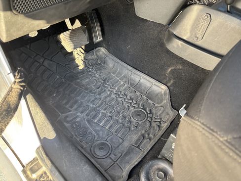 Used 2017 Jeep Wrangler Unlimited Sport image 52