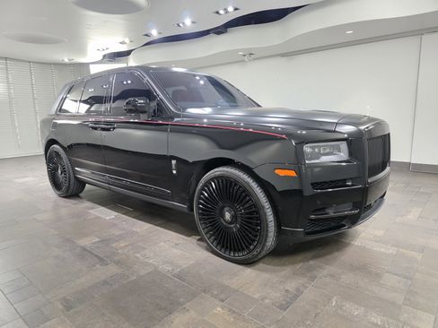 Used 2020 Rolls-Royce Cullinan Black Badge AWD/4WD image 34