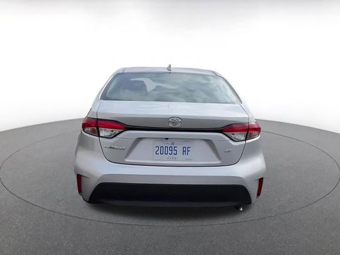 Used 2025 Toyota Corolla LE image 12