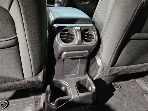 Used 2022 Jeep Wrangler Unlimited Sport AWD/4WD image 33