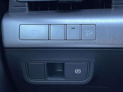 Used 2025 Hyundai Kona SE FWD image 17