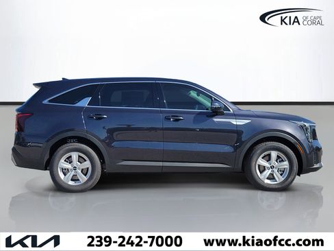 New 2026 Kia Sorento LX FWD image 3