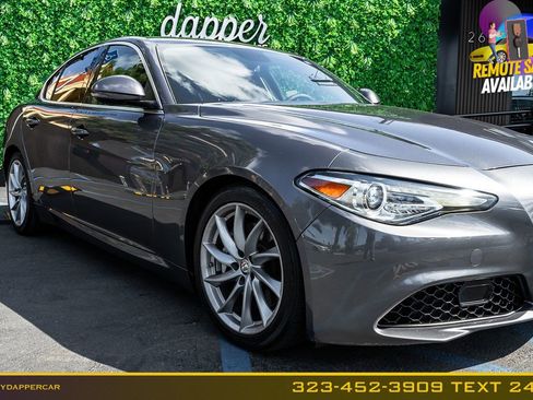 Used 2017 Alfa Romeo Giulia RWD image 4