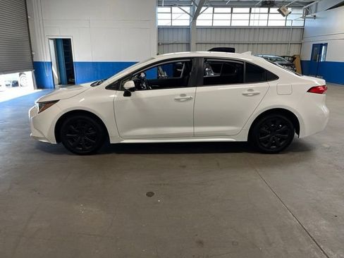 Used 2021 Toyota Corolla LE FWD image 6