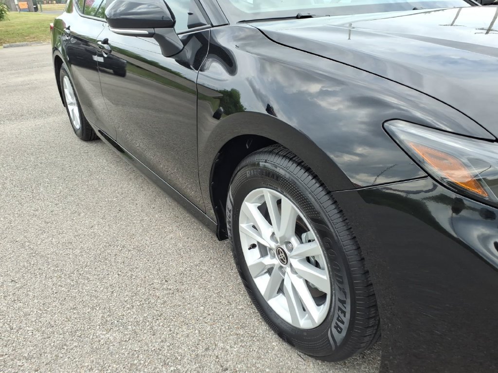 Used 2026 Toyota Camry LE FWD image 20