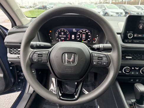 Certified 2023 Honda Accord EX image 18