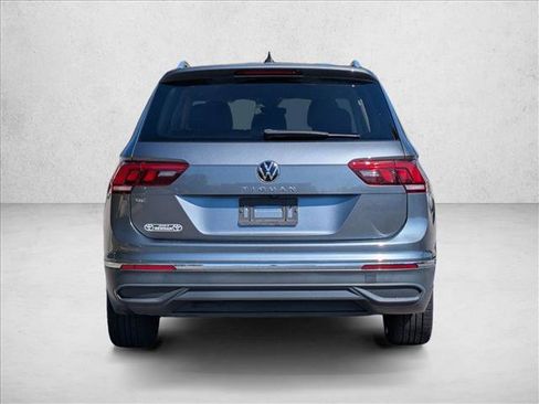 Used 2022 Volkswagen Tiguan SE image 7