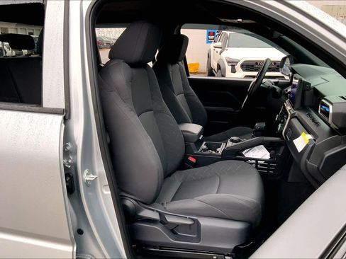 Used 2025 Toyota Tacoma SR image 8